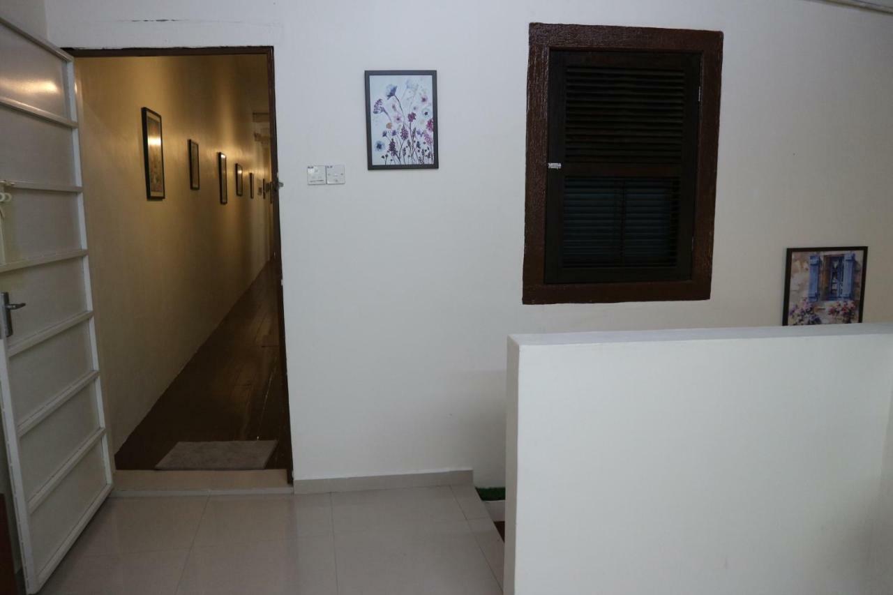Hotel 24 Kimberley George Town Esterno foto